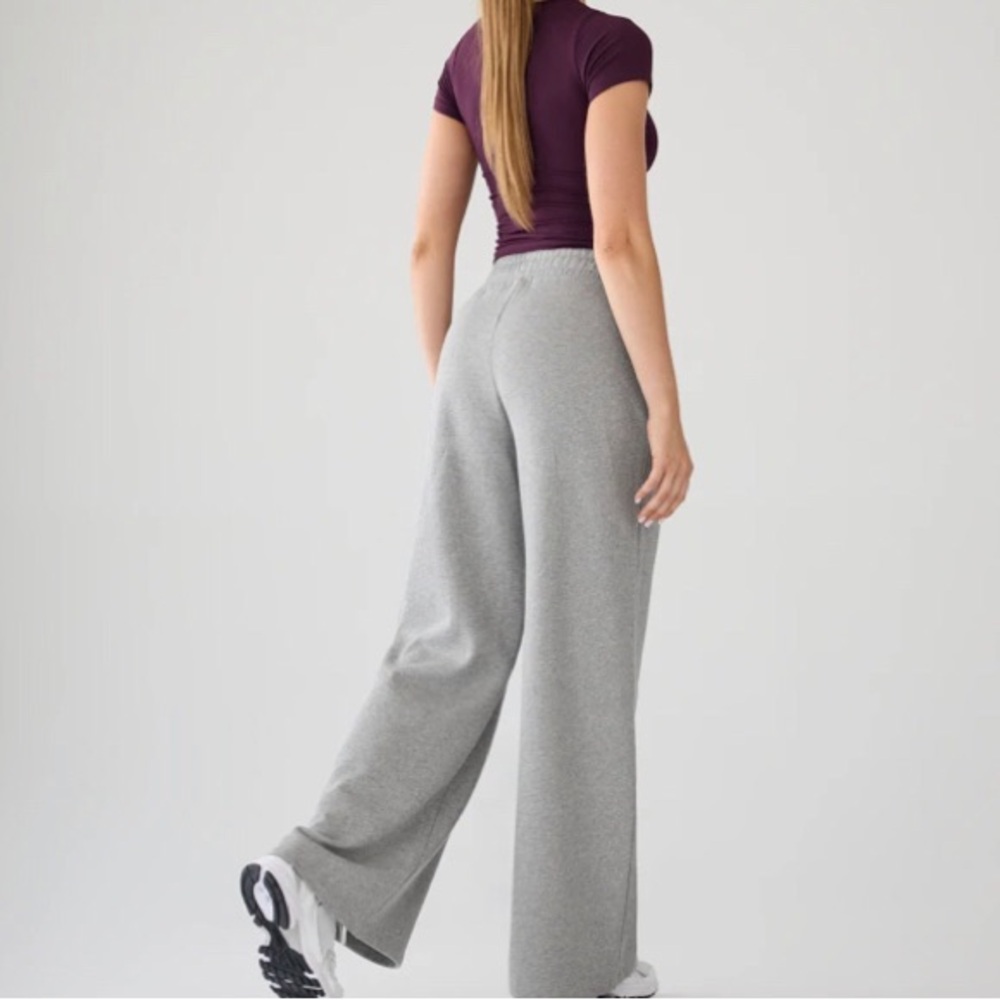 Stylish Gray Wide-Leg Women's Pants - Picture 3 of 3